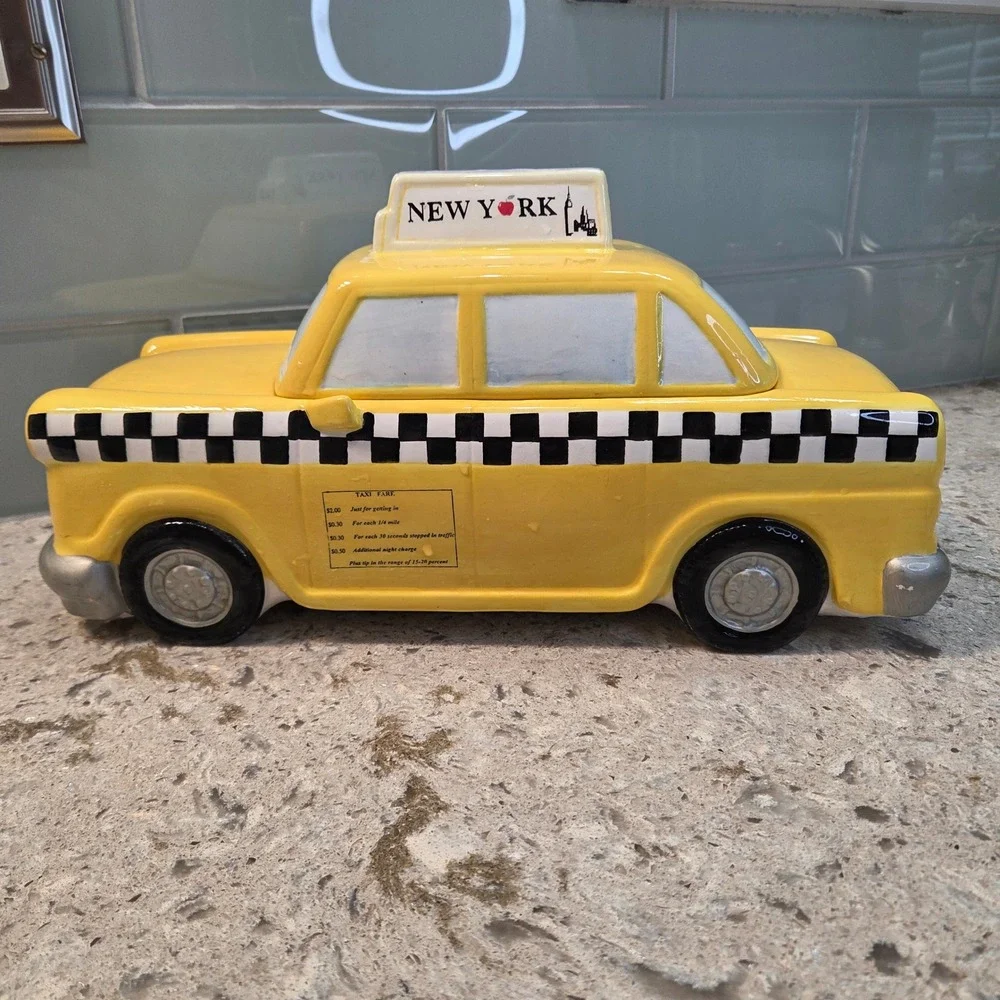Studio Nova New York City Taxi Cab Ceramic Cookie Jar KT546 Yellow NYC Decor